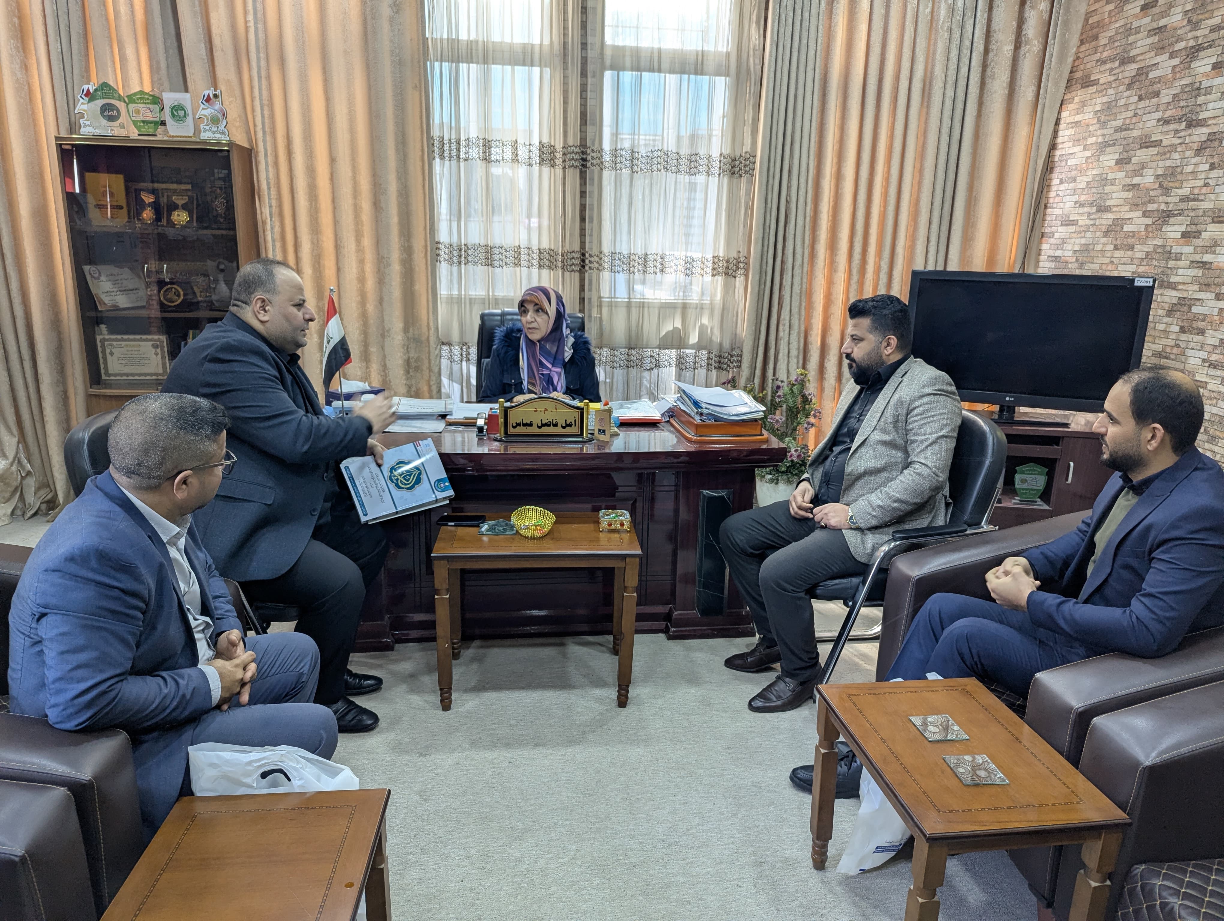 وفد مركز كربلاء للدراسات والبحوث يزور مكتبة الجامعة المستنصرية